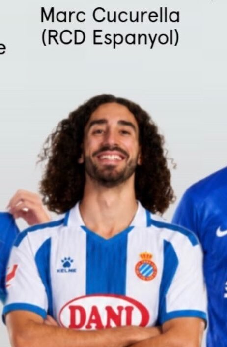 eRMaxu's tweet photo. Se le ha desteñido lo grana a la camiseta https://t.co/hpEOd898It