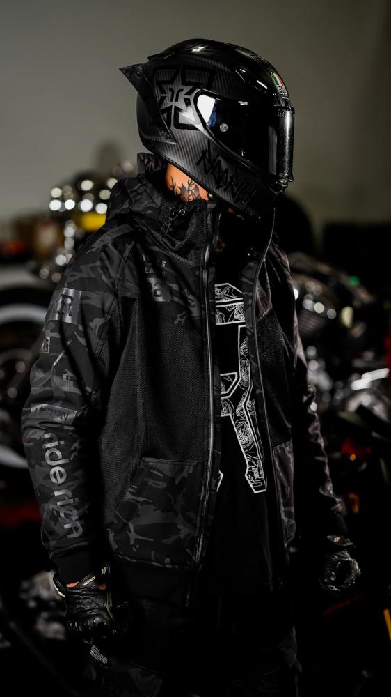CryptoMotoApp's tweet photo. ๐๏ธ๐จ Stay cool. Ride protected.
The Riderich Regency V2.Flowโข Mesh Armoured Motorcycle Jacket combines maximum airflow with CE-rated protection and DuPontโข Kevlarยฎ reinforcement for confidence on every ride.
Shop now:
https://t.co/Ml1bEz0qLD
#RideSafe #kevlar #cryptomoto https://t.co/zdKPf89faB