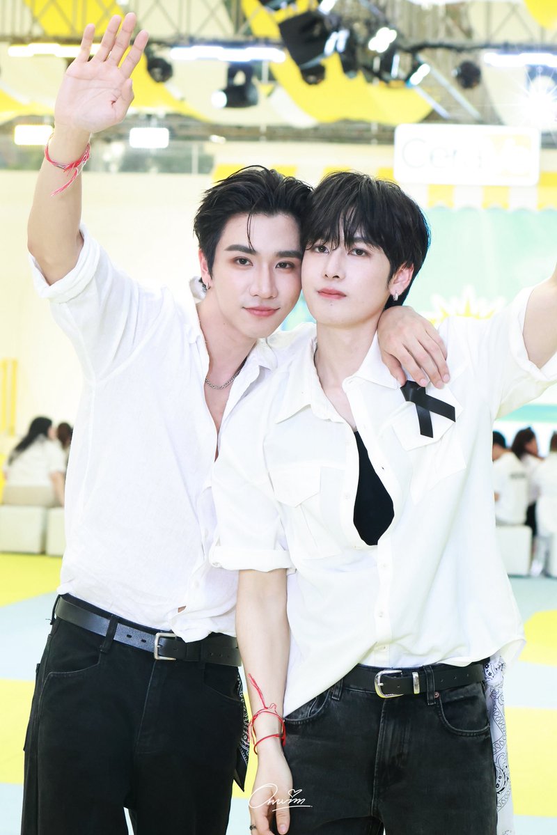 ornvim's tweet photo. วันๆเพิร์ธไม่เอาอะไรแล้วจริงๆ 😅😅

PERTHSANTA SUN SHIELD ON

#CeraVeSunClubxPerthSanta
#PerthTanapon #Santapp https://t.co/pnPUh8Etll