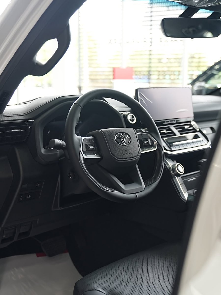nocarcontext's tweet photo. Toyota Land Cruiser 300 Hybrid 🤍🤍 https://t.co/9kvThflhFq
