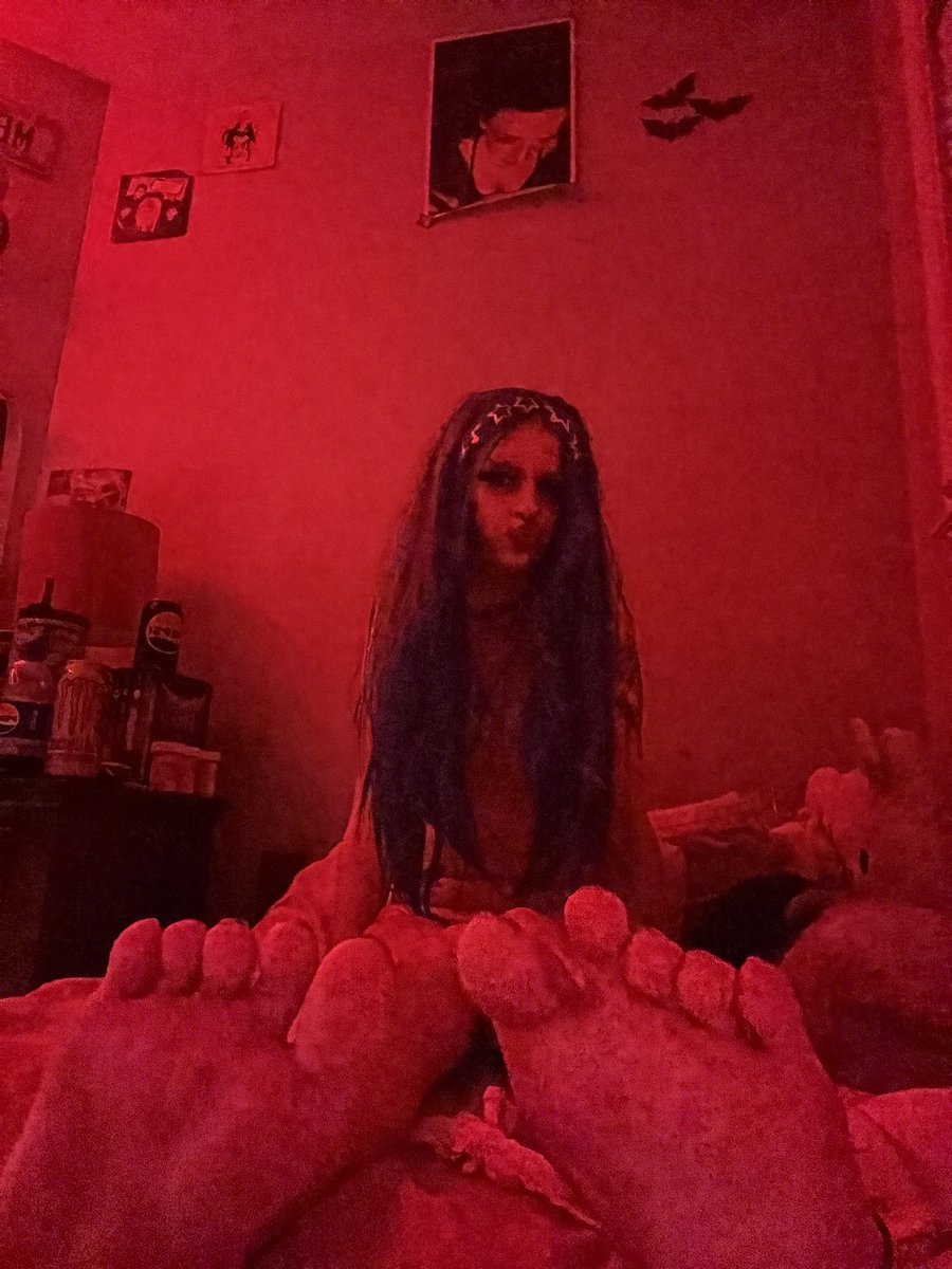 emprincessxP tweet media