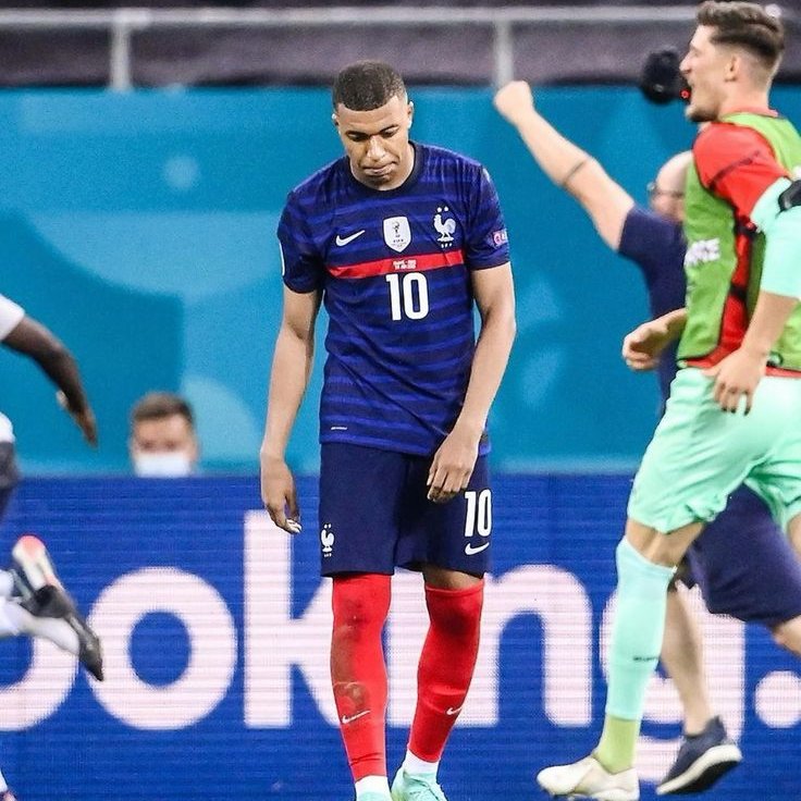 theMadridZone's tweet photo. 🚨 Kylian Mbappé: "EURO 2021? I do NOT think we would've won it, because the vibes in the dressing room were BAD.

It was the most talented team we've had in a long time, but it was the WORST atmosphere we ever had inside the team.

You could feel it within the squad. We often talk about it amongst ourselves. 

It might not have been obvious, but that was the LEAST UNITED French NT I've ever been a part of."