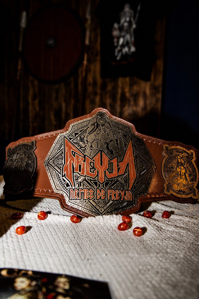 freyjacatch's tweet photo. 🔥 MERCH ALERT 🔥
Certaines ceintures représentent une victoire, celle-ci représente un héritage.
Cette version collector permet à quelques membres de l’Armée de Freyja de posséder à leur tour un fragment de cette histoire.
https://t.co/gbjQ99GlnJ https://t.co/Gr8JGP6kbP