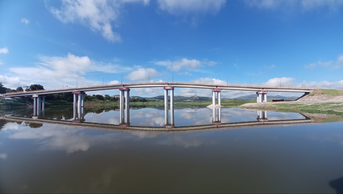armentapuebla_'s tweet photo. Reducimos distancias y acercamos comunidades. 🙌🏻

El Puente de la Transformación ya es una realidad 🌁🏞️. Una obra histórica que une a siete municipios y mejora la movilidad de toda la región.☝🏻✨

#PorAmorAPuebla https://t.co/6PW8v688EE