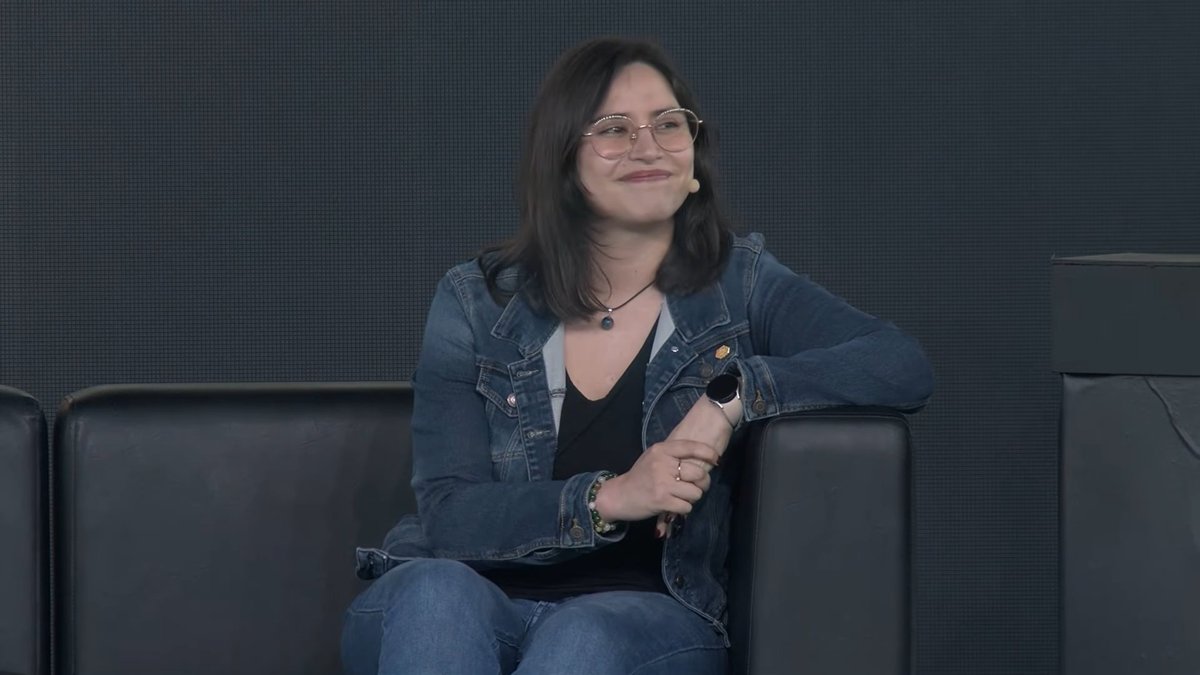 dvveet's tweet photo. The voice of Yui Kimura (Daniela Pinto) is at the Anniversary Panel right now! 

She's a Lead 3D Character Artist. https://t.co/SvBNORh4Sp