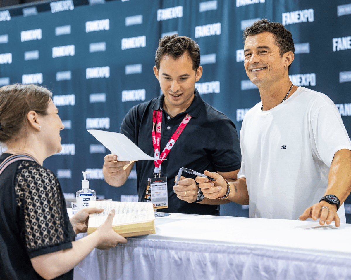FANEXPOBoston's tweet photo. Your adventure starts here 🎉 Orlando Bloom is coming to FAN EXPO Boston this August. Whether you're a fan of his epic roles or just want to meet a legend, autographs, photo ops, and special experiences are on sale now.

Grab your tickets now: https://t.co/dqtjQZqhZw https://t.co/1PkV8rjJn2
