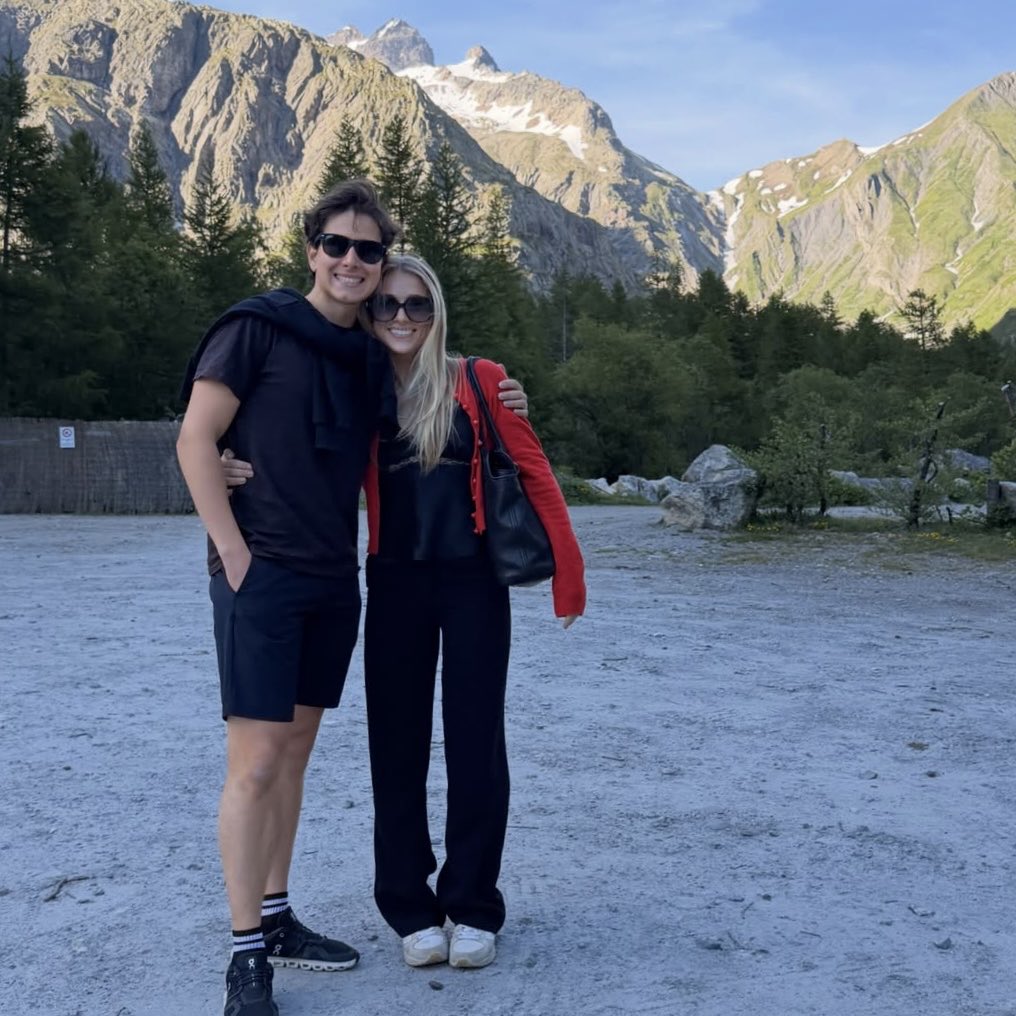 ZingnikFanAcc's tweet photo. Emi and Vadym in Courmayeur, Italy!

PC: emileazingas and vadym___kolesnik (Instagram) https://t.co/2JM6RaJTFf