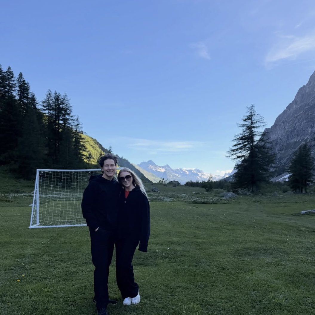 ZingnikFanAcc's tweet photo. Emi and Vadym in Courmayeur, Italy!

PC: emileazingas and vadym___kolesnik (Instagram) https://t.co/2JM6RaJTFf