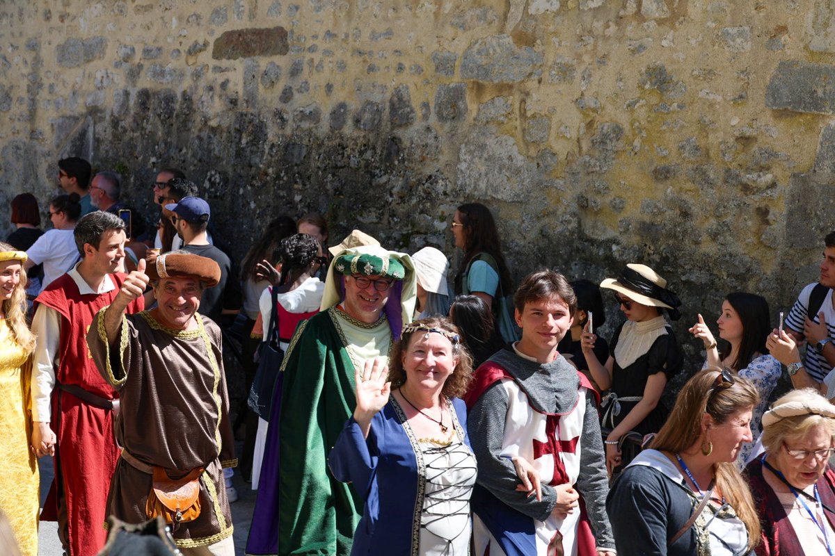 Julien_Limongi's tweet photo. Clap de fin des médiévales de Provins 2026 avec le traditionnel défilé des troupes et des élus devant une foule nombreuse 

C’est toujours un plaisir de vous retrouver dans les rues de la ville haute et d’échanger quelques mots avec vous en fermant le cortège des élus aux côtés des conseillers du Rassemblement pour Provins, merci à tous pour votre soutien. 

Vive les médiévales de Provins !