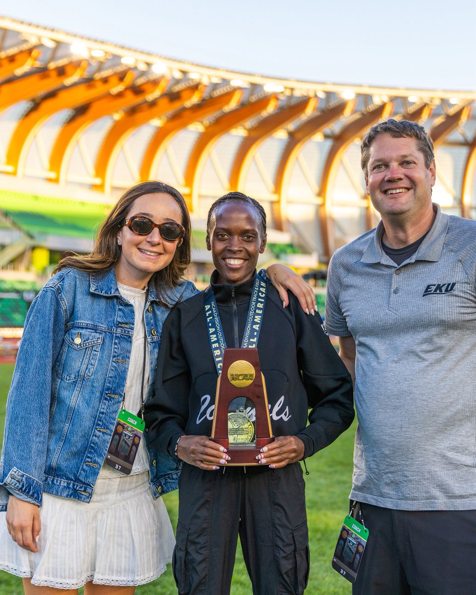 EKU_XCTF's tweet photo. Edna’s podium moment. ♥️

She’s bringing some hardware back to Richmond!

#GoBigE https://t.co/N47Zx3wpSY
