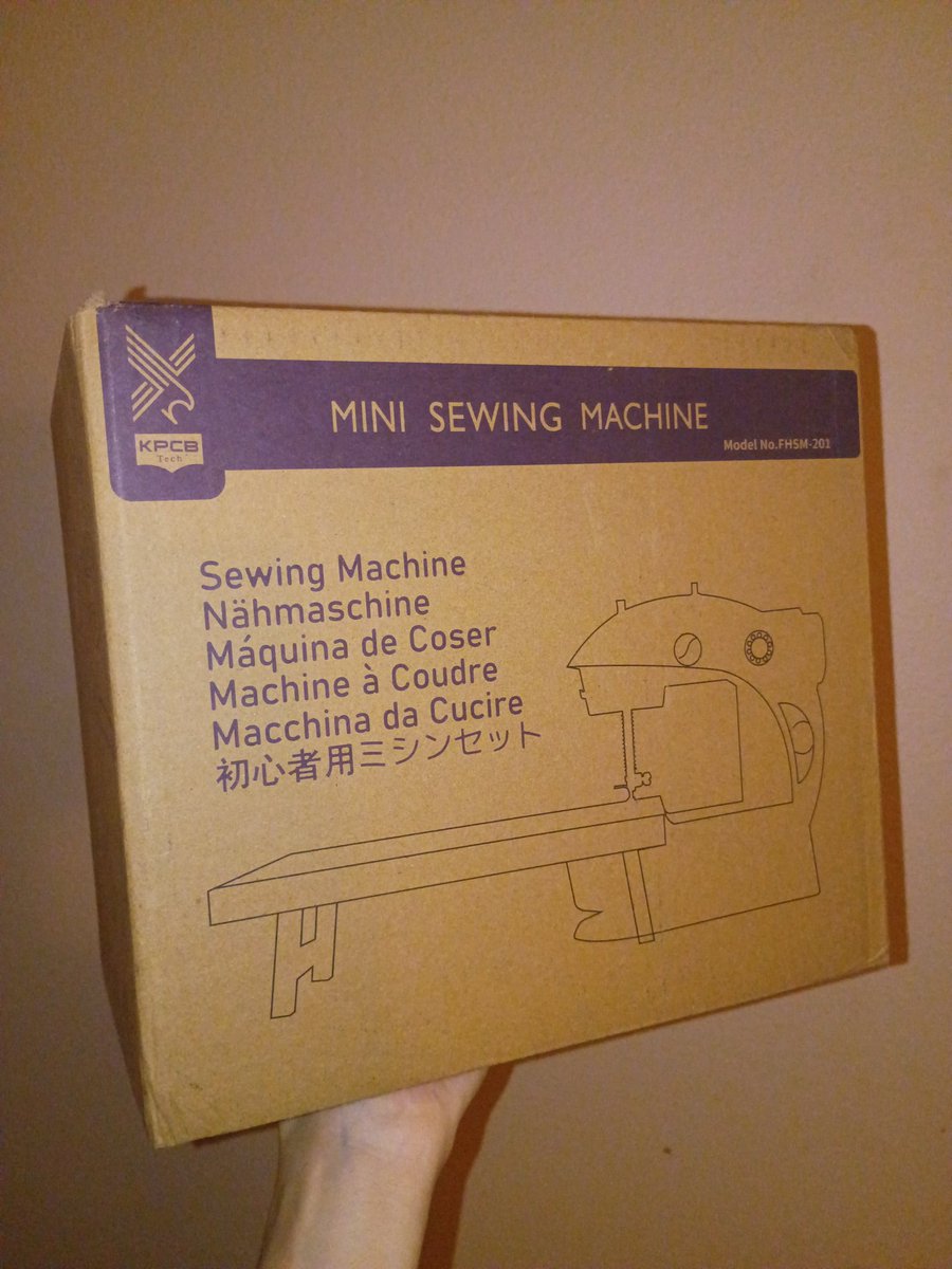 CatsMakeBiscuit's tweet photo. Thank you for the sewing machine and yarn trade! 💝 https://t.co/qMPazm613L