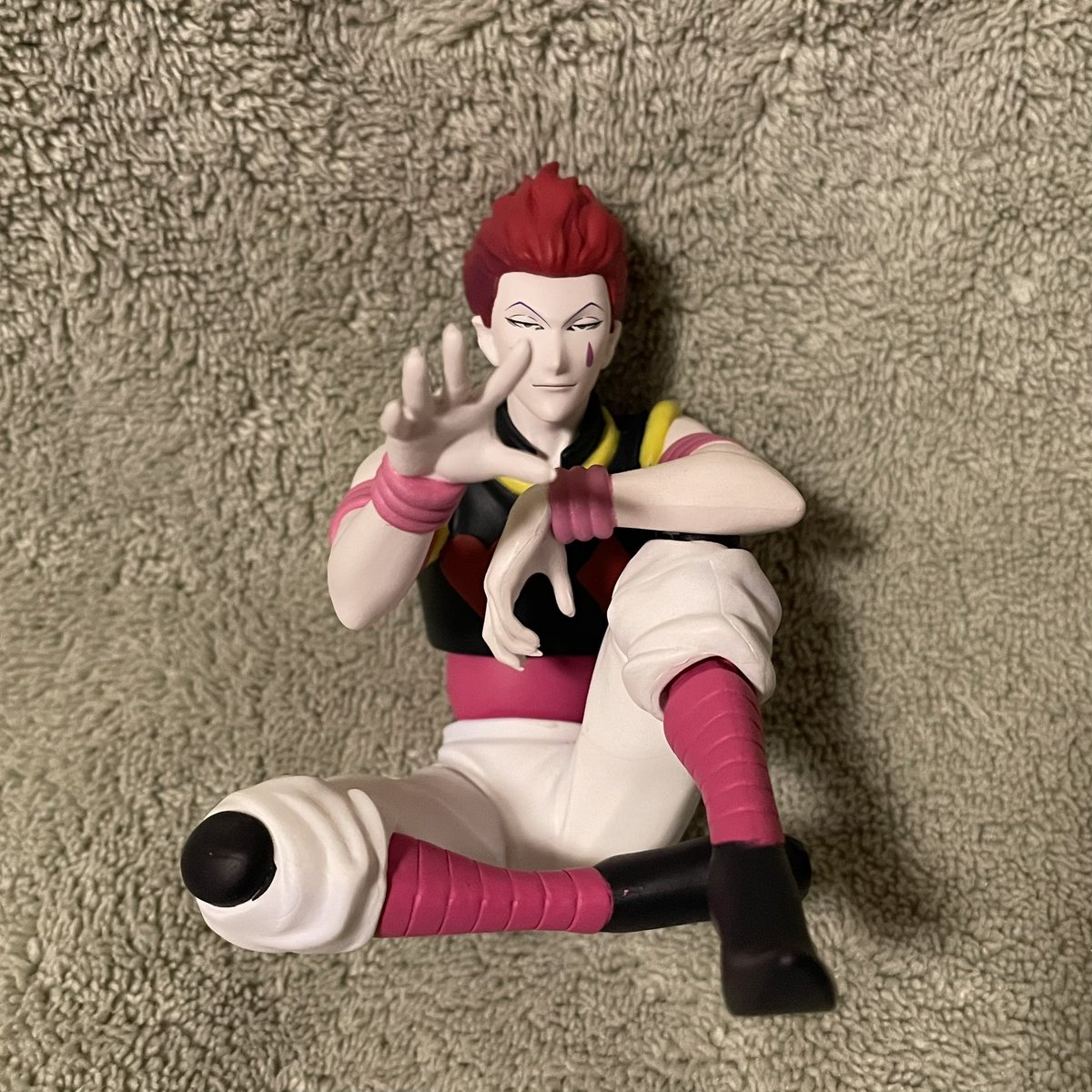 yan_non's tweet photo. 素晴らしすぎるな
これがガチャガチャで800円？
フィギュア買わないって決めてるのにこれは迷わず買っちゃったよ。1200円で🥹

指先とか靴の形とかまで拘ってるのも素晴らしい。
サイズ感も座って９cmってのが、コンパクトで良き🙆‍♀️

めちゃくちゃバラバラだったからびっくりしたけどw https://t.co/12VUPKyuZq