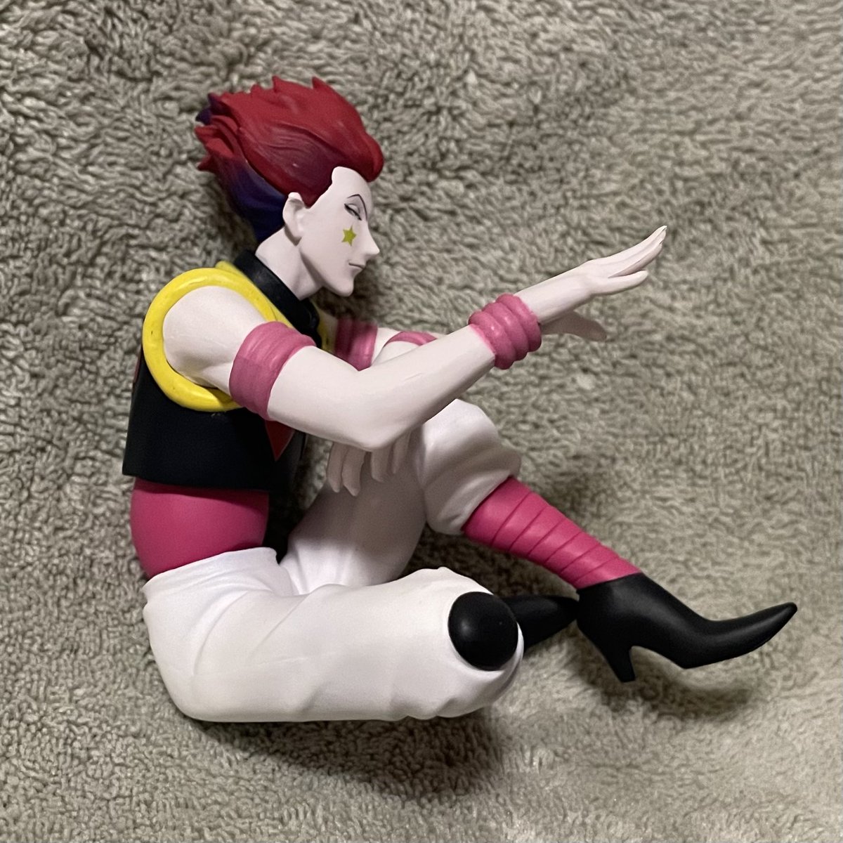 yan_non's tweet photo. 素晴らしすぎるな
これがガチャガチャで800円？
フィギュア買わないって決めてるのにこれは迷わず買っちゃったよ。1200円で🥹

指先とか靴の形とかまで拘ってるのも素晴らしい。
サイズ感も座って９cmってのが、コンパクトで良き🙆‍♀️

めちゃくちゃバラバラだったからびっくりしたけどw https://t.co/12VUPKyuZq
