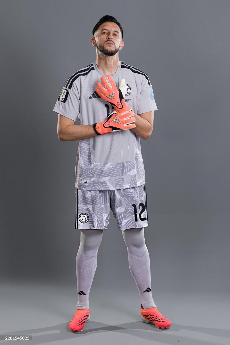 aloatlas's tweet photo. Camilo Vargas en la sesión de fotos oficiales para la Copa Mundial de la FIFA 2026.

📸 Getty Images https://t.co/j7GizIExmU