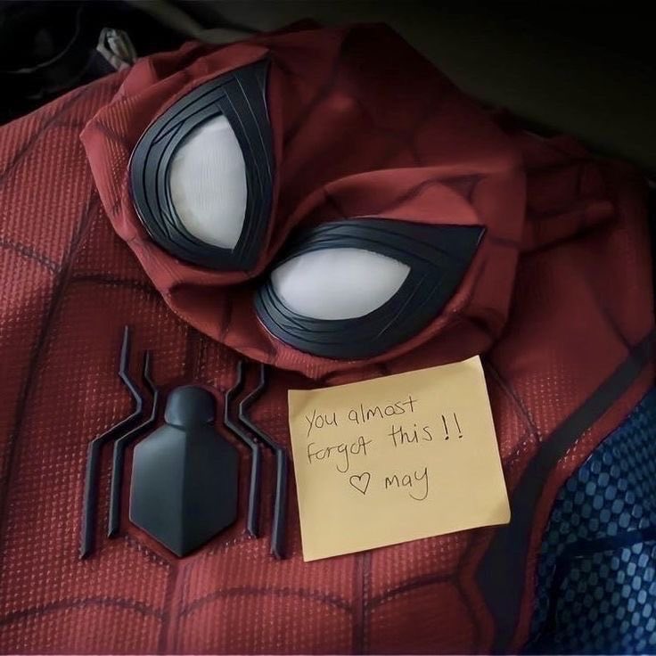 just_isaaaaa's tweet photo. au juantin || spiderweb 🕸️🕷️

donde juanjo tiene que pasar todo el curso sentado al lado de alguien a quien no soporta y dibuja a cierto héroe para 
distraerse 

o

donde martin tiene un secreto que nadie puede saber https://t.co/rsEAT5QYTT