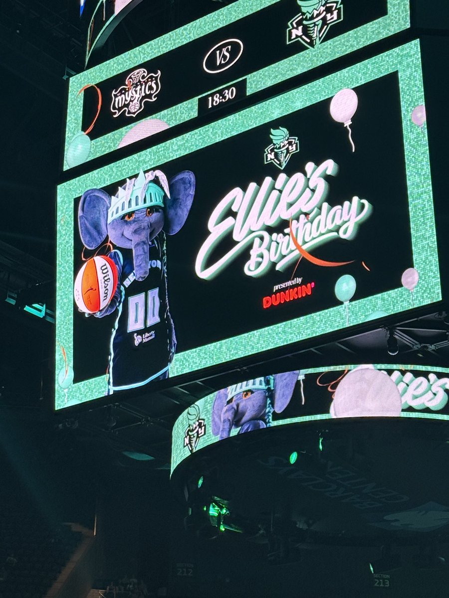 SherbertCudfish's tweet photo. Knicks now NY Liberty let’s go!!!! https://t.co/9s2hXqPB3Z