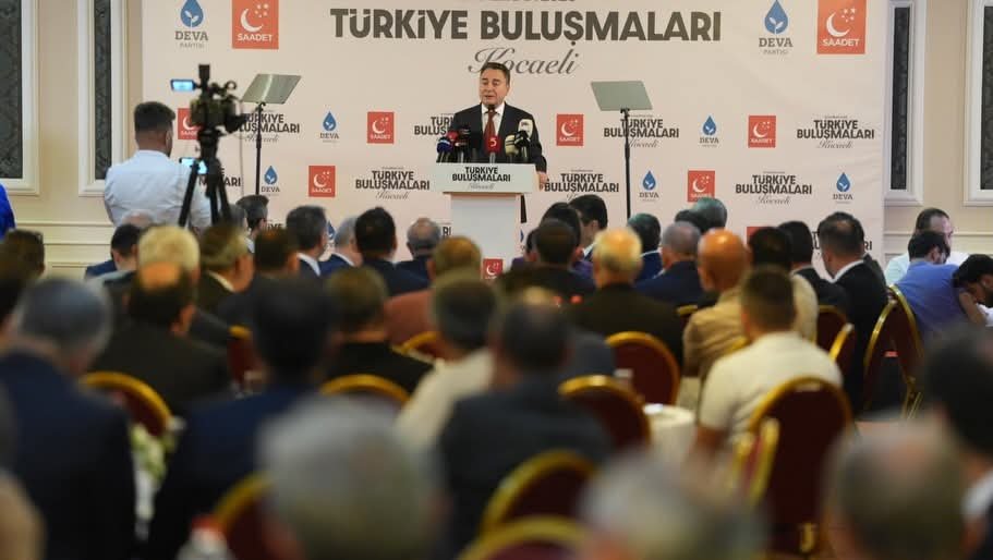 SynHande's tweet photo. Genel Başkanımız Sn. Ali BABACAN ve Saadet Partisi Genel Başkanı Sn. Mahmut ARIKAN Türkiye Buluşması Programı kapsamında ilimizin kıymetli Oda başkanları, STK Başkanları ve İş İnsanları ile bir araya geldiler. Programımıza katılım sağlayan tüm misafirlerimize teşekkürlerimizi sunarız.

@zeynep_sudan  @KadirAbbasioglu
@kocaeliyedeva41 @devapartisi @alibabacan