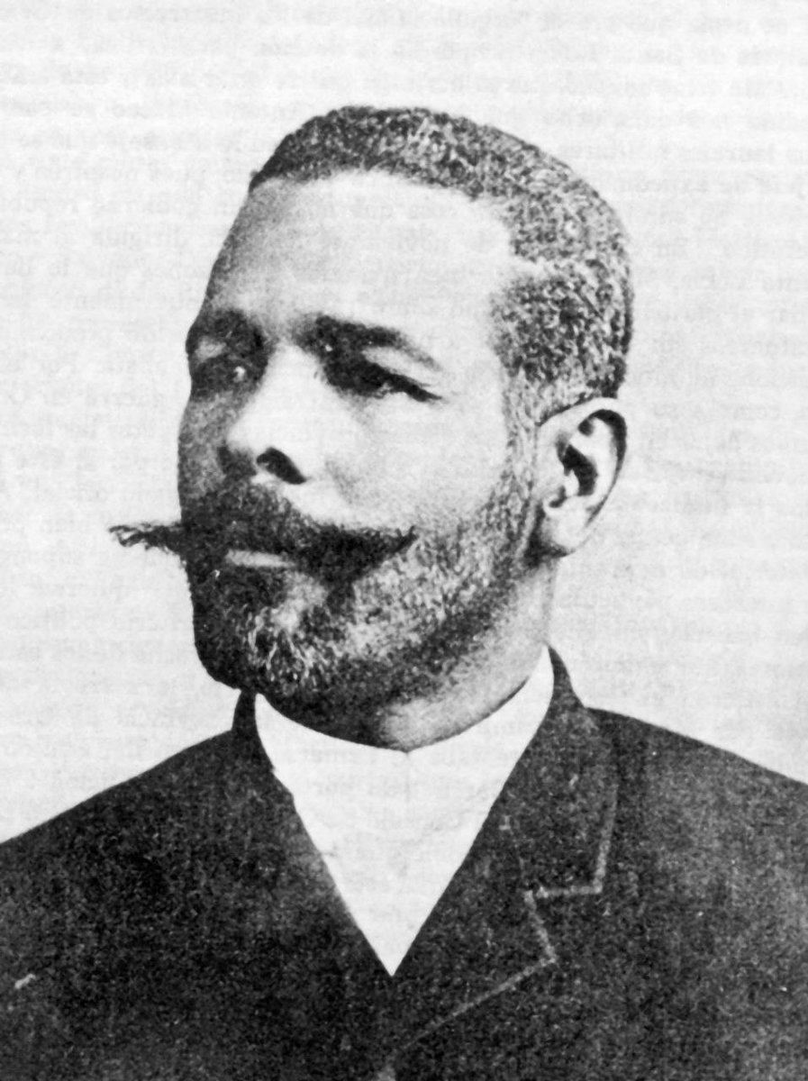 UGLCuba's tweet photo. Para #Martí: "el guerrero que no durmió en toda la noche buscándole caminos a la Patria". 
#MaceoVive https://t.co/OWIJ1ykOgJ