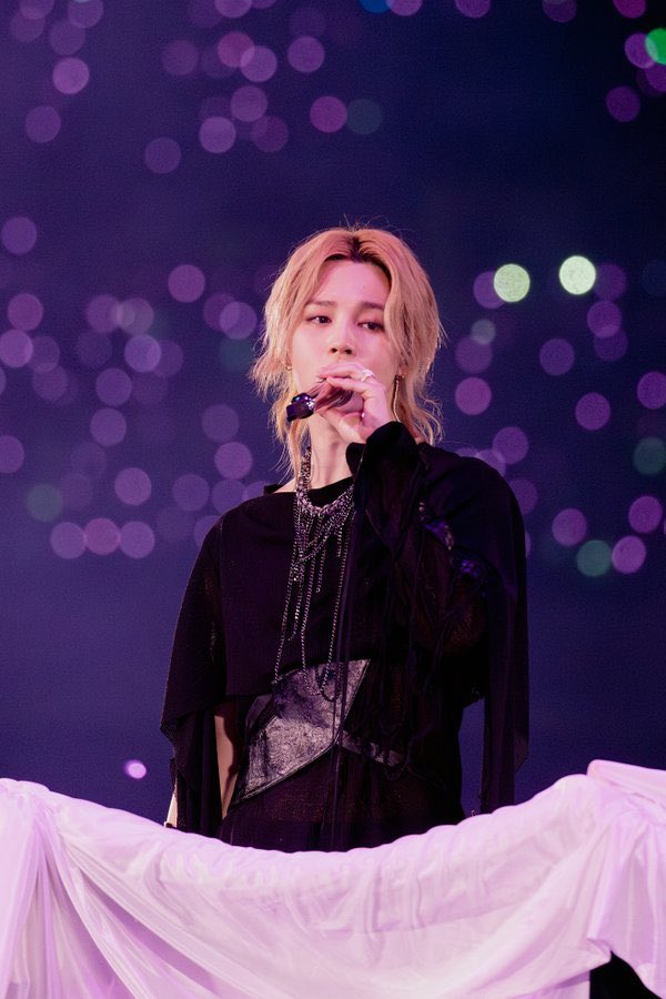 italianarmyfam_'s tweet photo. 📸 Scatti dei BTS a Busan (via BIGHIT MUSIC):

“I BTS hanno attirato un totale di circa 110.000 fan. Questa tappa nella loro patria segue un percorso globale che li ha visti incontrare 1,08 milioni di persone attraverso 20 concerti in 7 città”

[1/3] #BTS_WORLDTOUR_ARIRANG_BUSAN https://t.co/4LUOZNu8Te