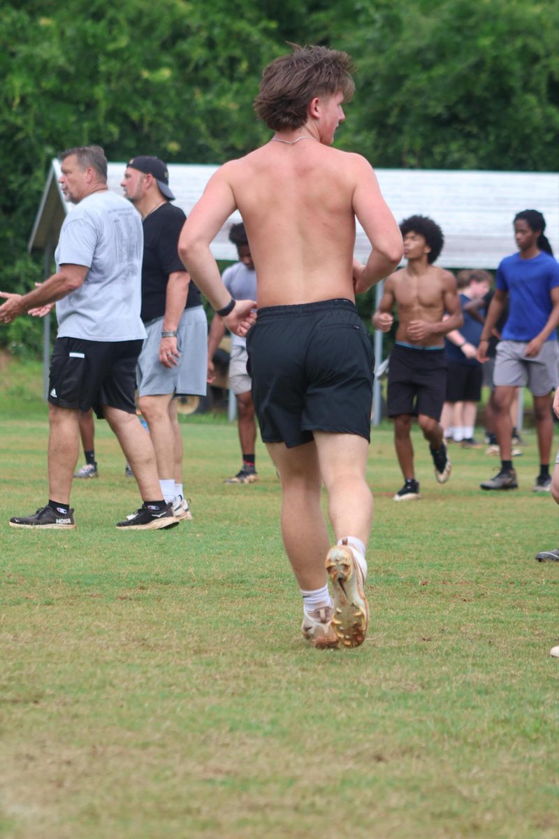 Cayleb_Clamser's tweet photo. Week 1 summer training complete. Working day by day to get better. 1% better everyday. https://t.co/fDFXJGOxVr