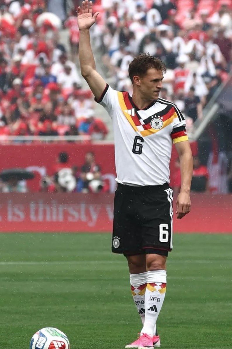 Complaxes's tweet photo. 2 Assists from the Capitano tonight. 🎯 https://t.co/ybHMp3oQCP