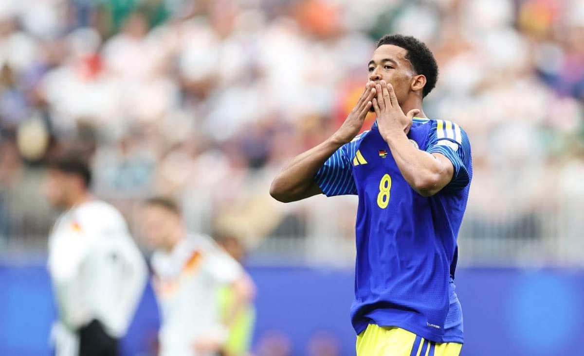 Harbdexx's tweet photo. 🇨🇼LIVANO COMENENCIA (22) MAKES HISTORY! 
He has now scored more World Cup goals than:

1. Zlatan Ibrahimovic
2. Luis Figo
3. Eric Cantona
4. Marco Van Basten https://t.co/Rh4MRvAuD2