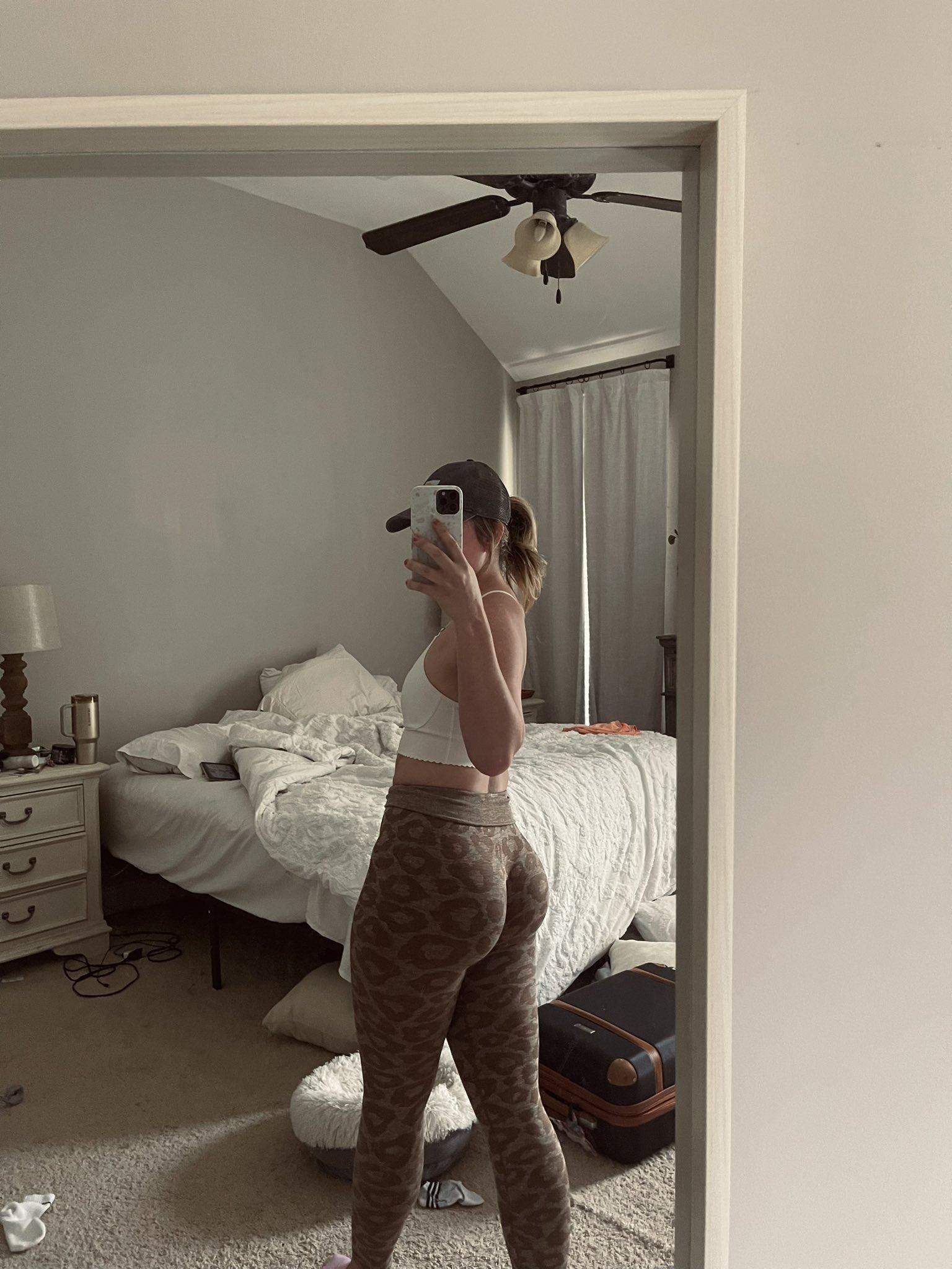 I need a foot massage and Taco Bell https://t.co/jc3bNyyLtx