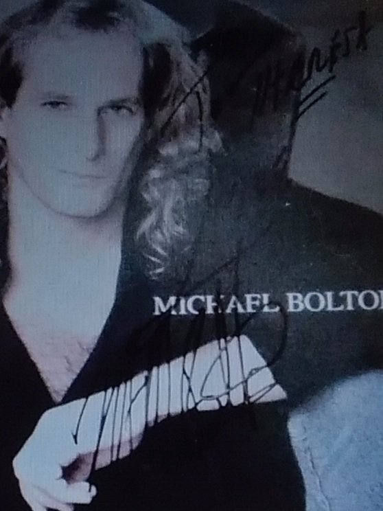 Moonlightpixie's tweet photo. LOVE NOTE TO THERESA KOLASA FROM MICHAEL BOLTON "TO THERESA LOVE MICHAEL BOLTON" https://t.co/dfdegVTF1y