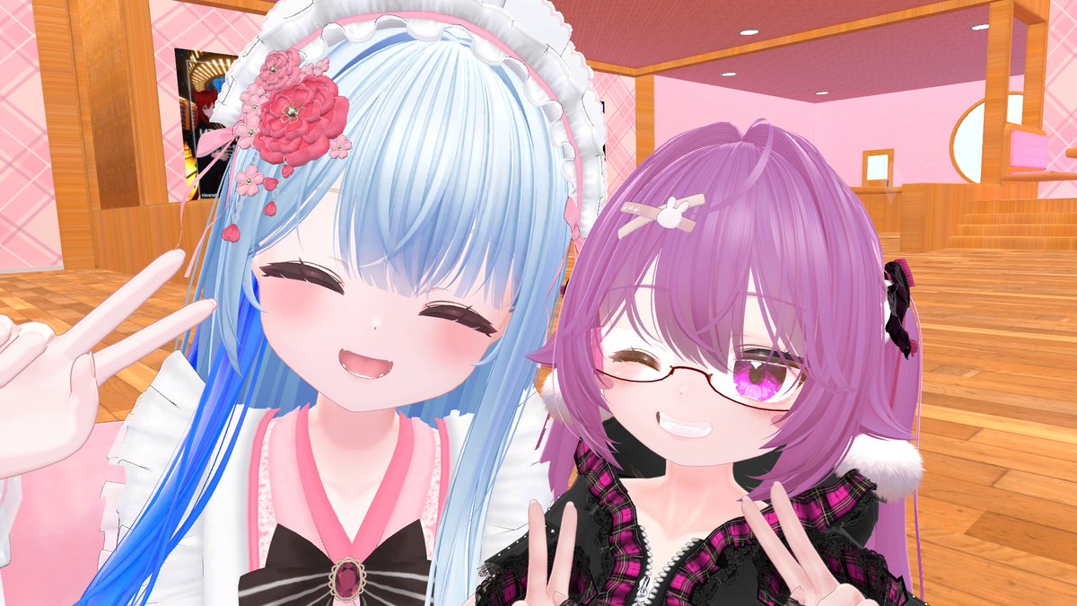 RinneExtreme's tweet photo. 先週のめすがきっさ！
初めて来たお客さんをぴよぴよと一緒に負かしたりいっぱい雑談した！
楽しかった～
また遊ばれにきてね～
#めすがきっさロぅリぃ https://t.co/tJ8hv1eOno