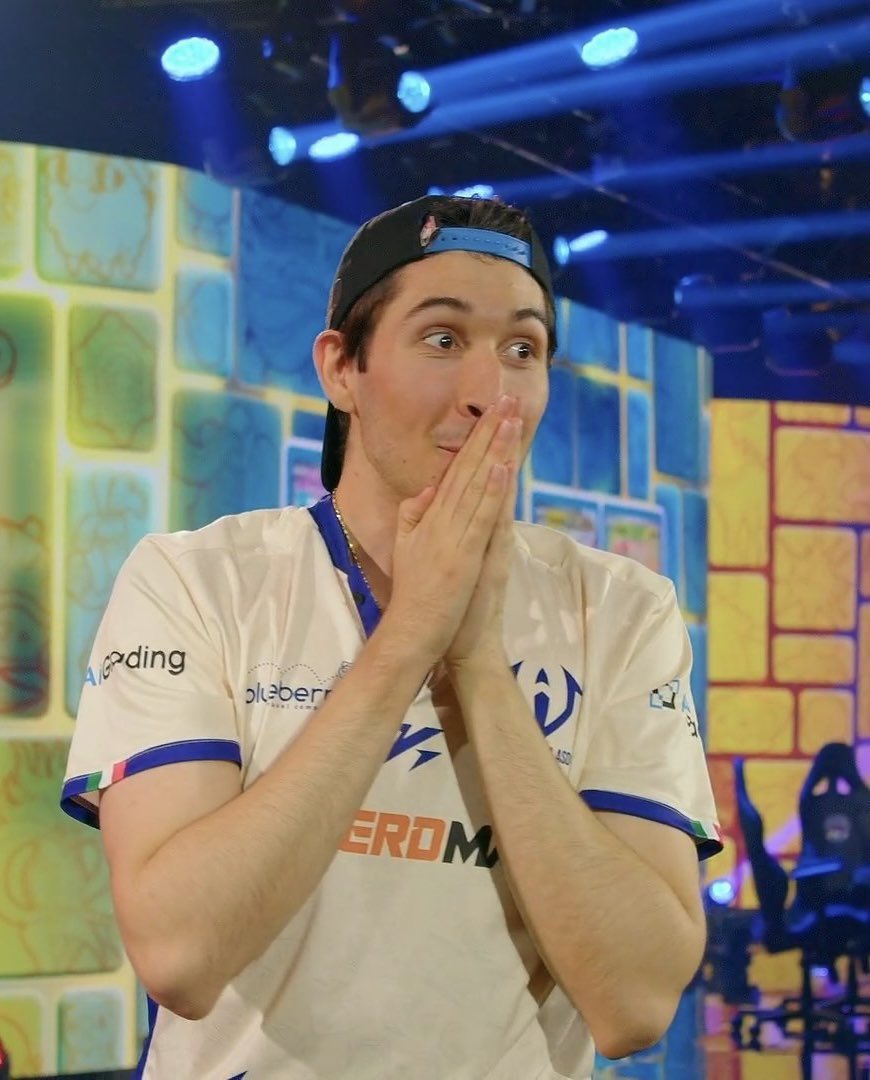 TeamAqua_offic's tweet photo. Time is ticking, the most incredible final is coming up 🌊

Are you ready to cheer for our @frpio_pero ?

TUNE IN 🏆 https://t.co/9J2feNL2jK