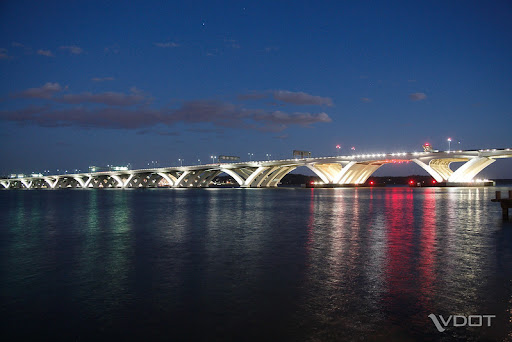 VaDOTNOVA's tweet photo. 🚧Traffic Alert - #Alexandria: The Woodrow Wilson Bridge will have multiple openings for vessels and inspections tonight between 1 am and 4 am. Drivers should expect delays and are advised to use alternate routes. #VaTraffic #DMVTraffic

@VaTruckingAssn @MDSHA https://t.co/mwF7hrGNXG