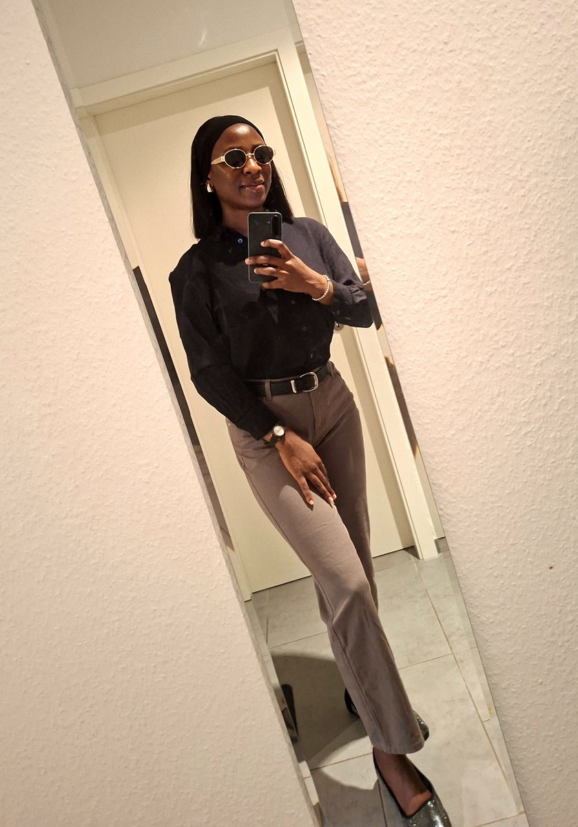 Fayoksbell's tweet photo. OND Mass Communication-Upper Credit;B.A.Ed History and Diplomatic Studies -First Class, Top 1% BGS, and Retained to Lecture;M.A. History and Strategic Studies- Distinction, Top 1% BGS, Urban &amp; Social History Thesis Prize.
8 Publications, DAAD Scholar
PhD African Studies (in view) https://t.co/VmvCQ5XGt4