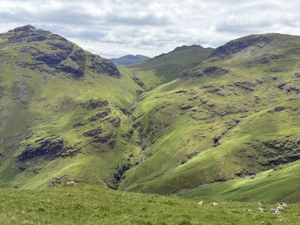 hikingshawty's tweet photo. today i walked sixteen miles and i had steak pie for dinner 🏴󠁧󠁢󠁥󠁮󠁧󠁿 https://t.co/3ULUg1X6Tk