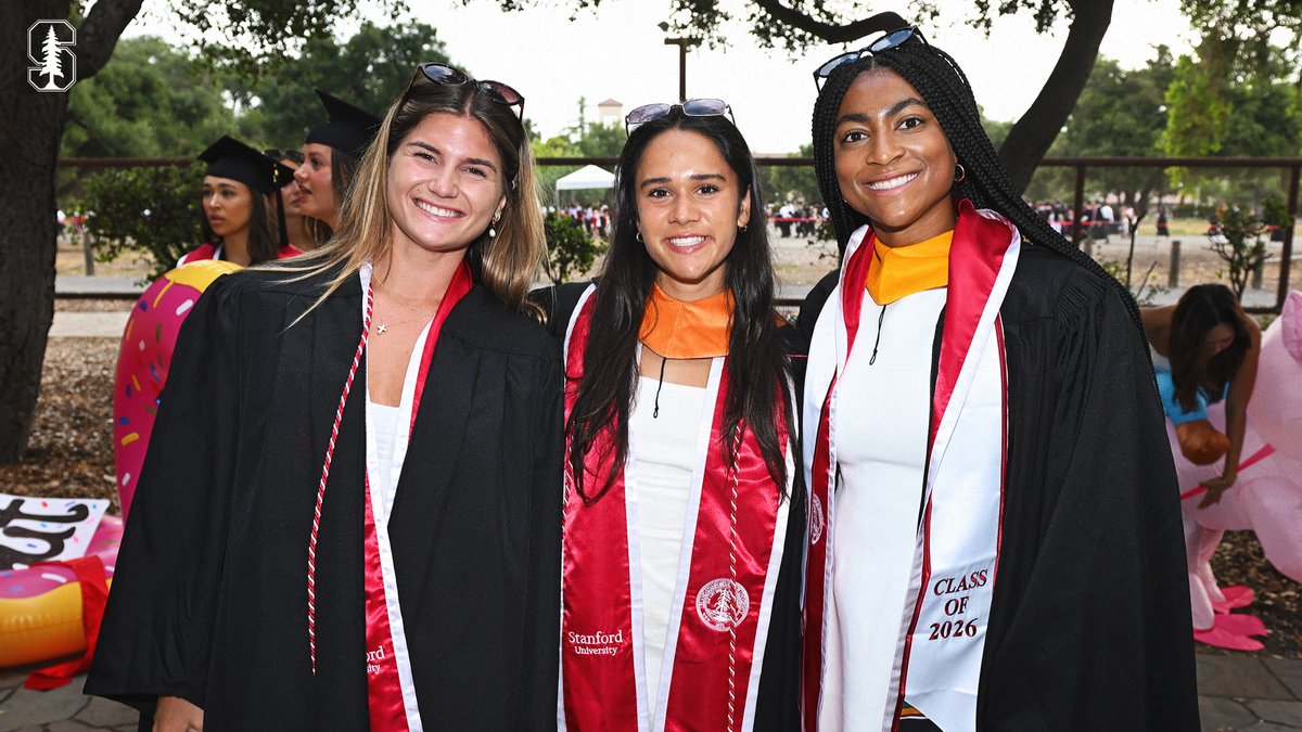 StanfordWSoccer's tweet photo. Congratulations to our graduating seniors and the entire Class of 2026! 🎓

#GoStanford https://t.co/ZzYIg439UU