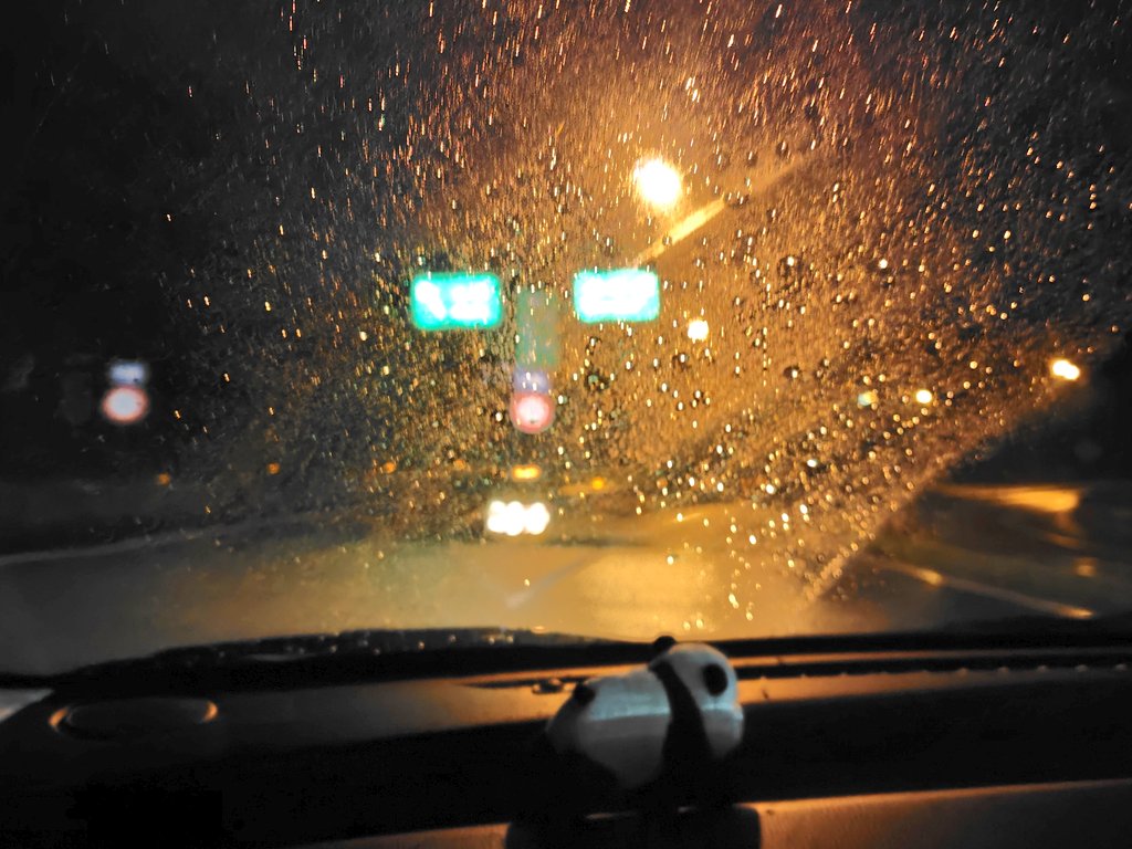 雨の衣笠ICからﾌﾟｫｫｫ 東名の深夜割引にちょっとだけ間に合わぬ悔しさ