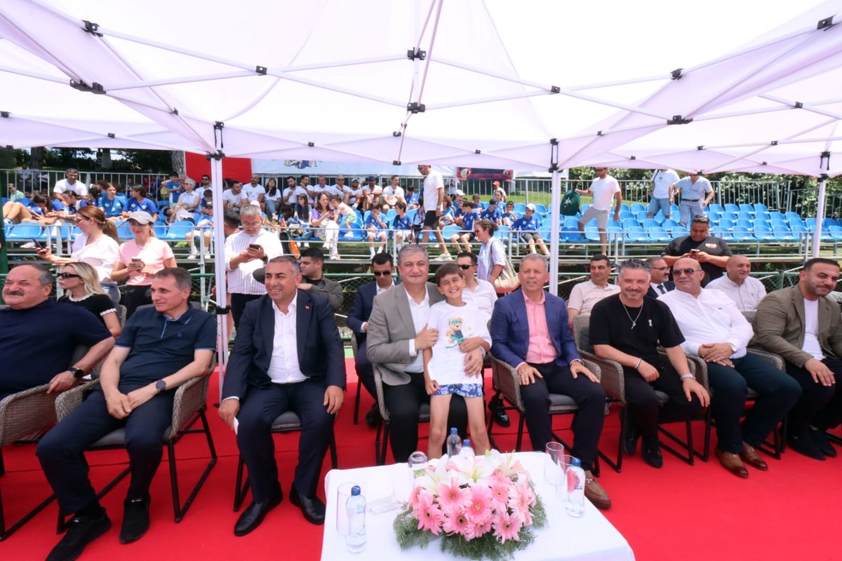 MustafaLog80's tweet photo. 🎾🏆 Türkiye'nin dört bir yanından  gelen genç raketler, Adana'da centilmence mücadele etti.

Okul Sporları Tenis Minikler ve Küçükler Türkiye Birinciliği müsabakalarının sonunda dereceye giren sporcularımıza ödüllerini Adana Valimiz Sayın Mustafa Yavuz takdim ettiler. https://t.co/7jT6xJLAzj