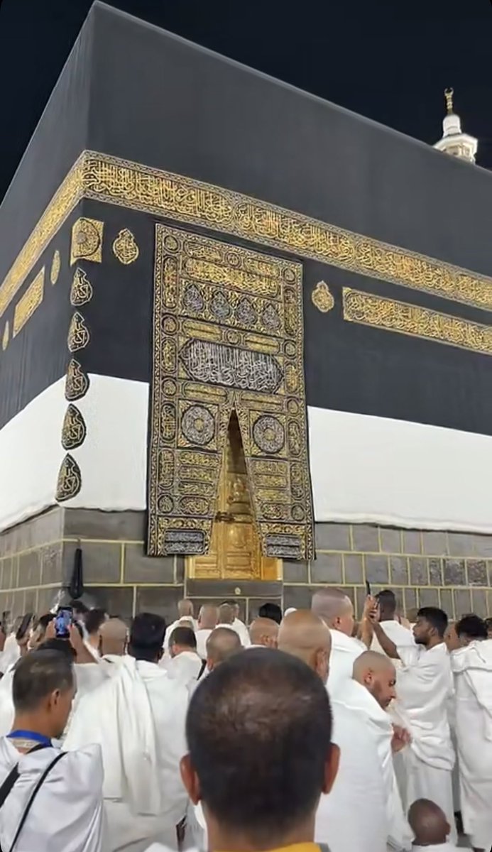 theholymosques's tweet photo. The last night to witness the Ka'bah with its Ihraam for the year 2026/1447, as it will be adorned with a new Kiswah tomorrow. https://t.co/YuZwnoJnHX