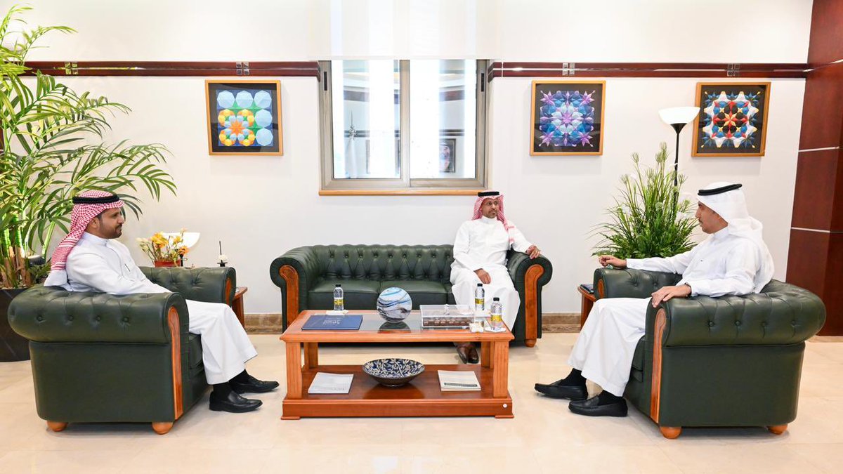 IAU_ded's tweet photo. استقبل سعادة نائب رئيس الجامعة للشؤون الأكاديمية د. عبدالله المهيدب وفداً من جامعة الأمير مقرن بن عبدالعزيز ممثلاً بسعادة نائب رئيس الجامعة للشؤون الأكاديمية د. إبراهيم العوفي.

#عمادة_تطوير_التعليم_الجامعي 
#جامعة_الإمام_عبدالرحمن_بن_فيصل https://t.co/G3hj1U5Mab