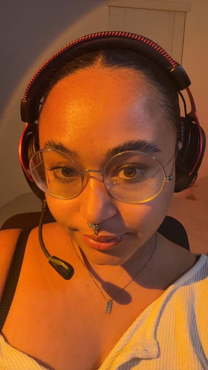 lavmonroe's tweet photo. happy one year anniversary guys!! these photos make me all sentimental because they were from our first few days ever streaming <3 i adore you guys so much  and didn’t realize how important streaming would become for me! thank you guys for being you and always the birthday! https://t.co/iE8WZeUXCh