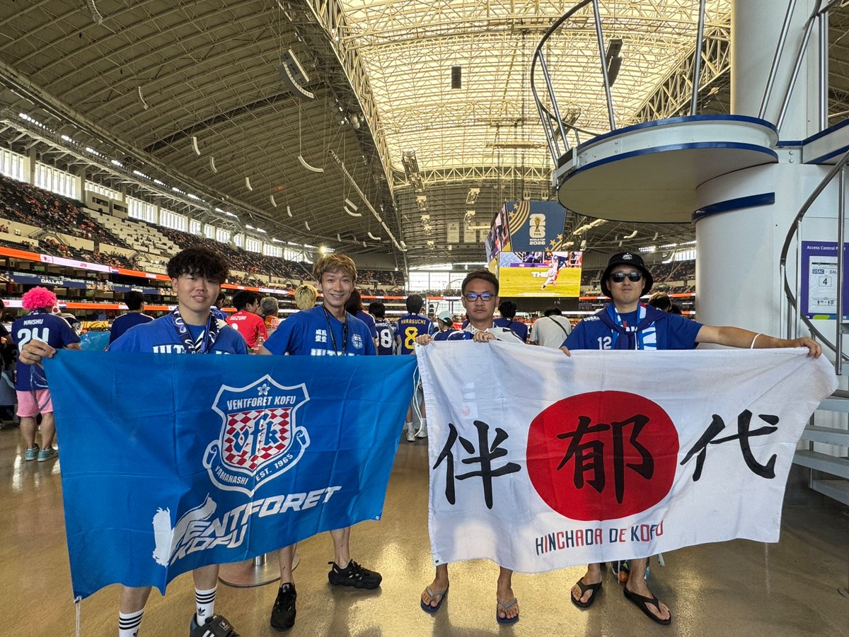 maki4o's tweet photo. Dallas🔵🔴 #vfk https://t.co/Z3bQPmpQ7I