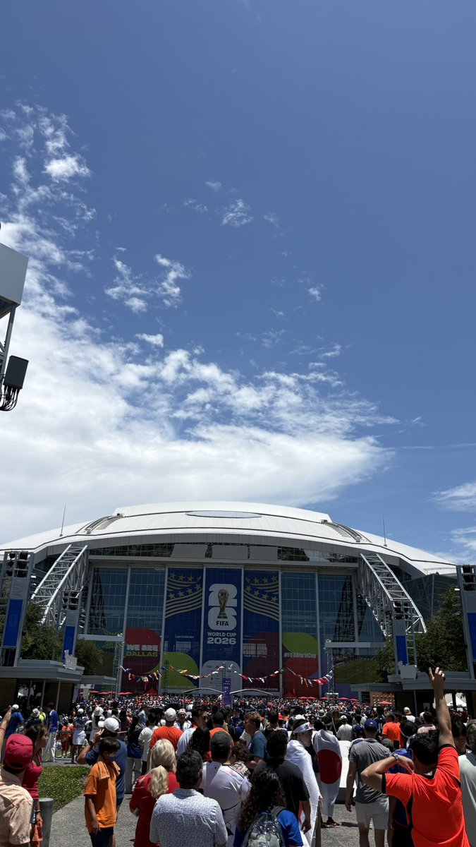 ayumuSOCCERavi's tweet photo. 来れない奴らのためにも日本勝たせようぜ🇯🇵 https://t.co/kUrBD3nxsW