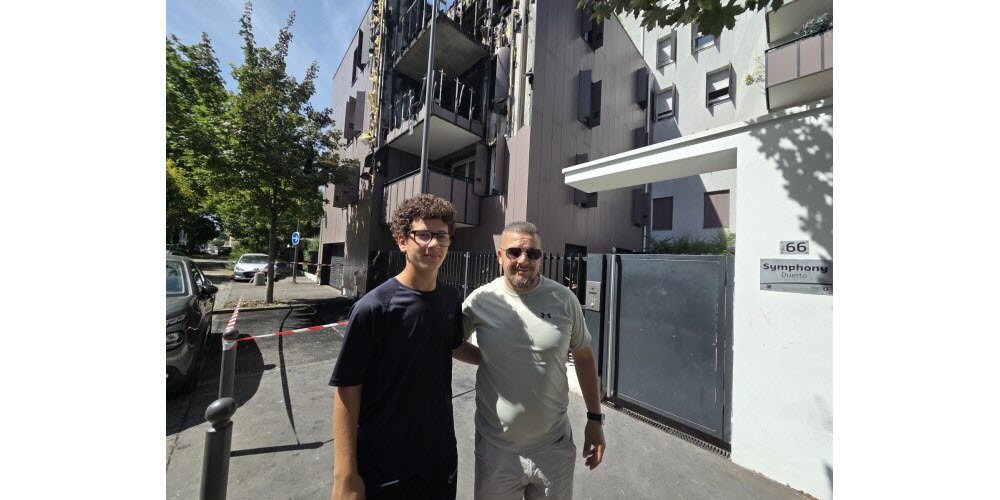 HopeMediaFR's tweet photo. 🇫🇷 Hedi, 15 ans, est devenu l’un des visages du courage après l’incendie survenu samedi soir dans un immeuble de Saint-Fons (Rhône).

Sans penser au danger, le jeune adolescent est entré dans le bâtiment en flammes pour alerter les habitants et participer à leur évacuation. Son intervention, aux côtés d’autres riverains, a permis d’éviter un drame. 

Grâce à cette mobilisation héroïque, aucune victime n’a été recensée. 👏🏻

🗞️ @medaveprod / @leprogreslyon