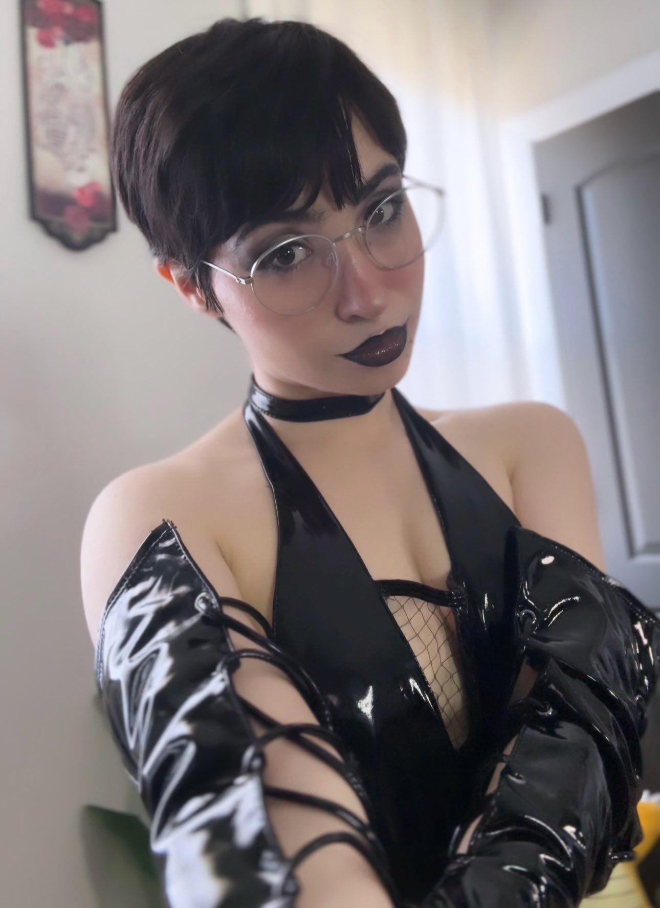 the look i give you until you give me a big squeeze >:) https://t.co/jNBIcj8NCp
