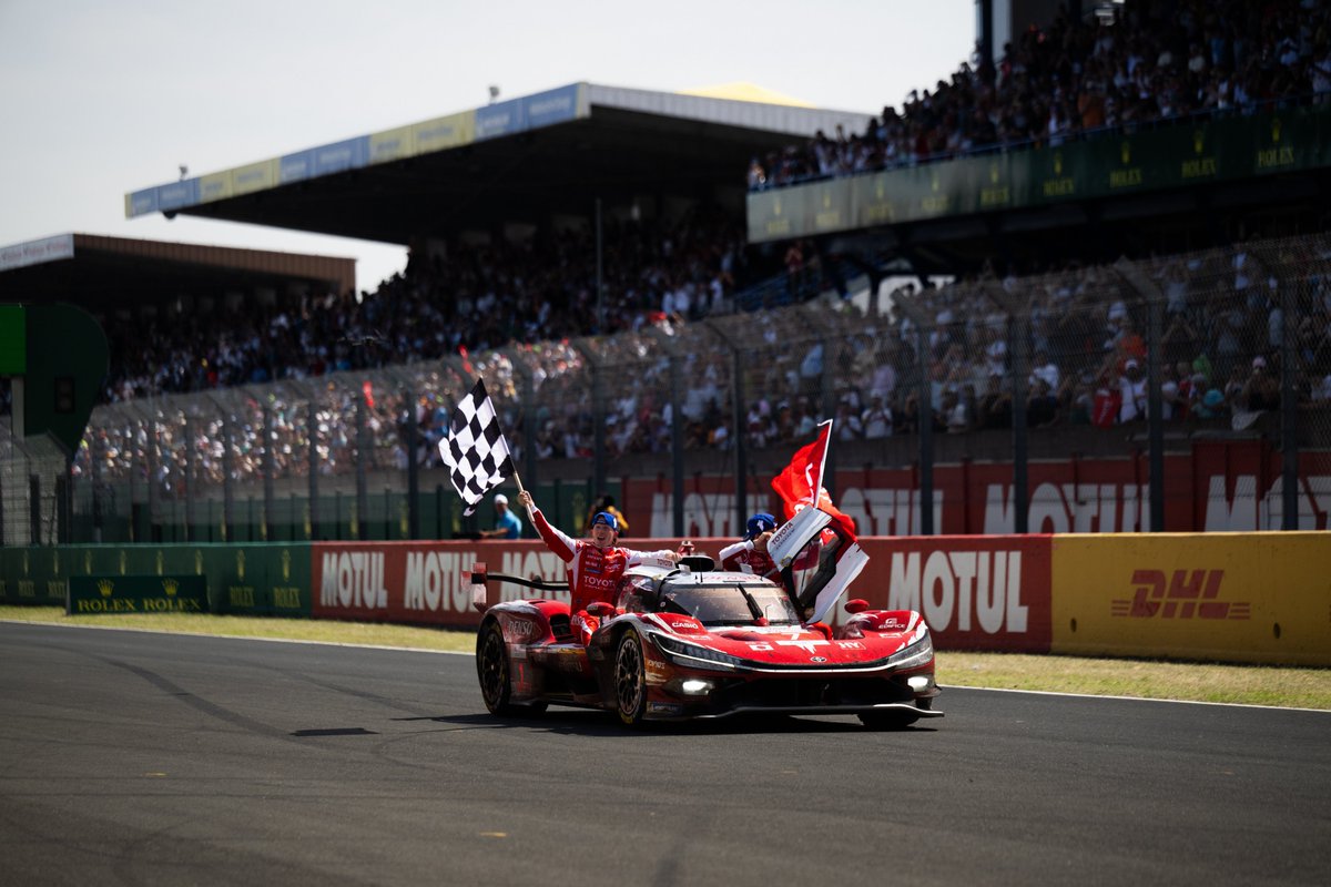 TGR_Spain's tweet photo. Fines de semana que quedarán marcados en la memoria.  🏆🍾

Sexta victoria de @ToyotaRacingWEC en las 24 Horas de Le Mans y la primera del #TR010HYBRID. 🎆

#ToyotaRacing #FIAWEC #LeMans24 https://t.co/VZaTEZ2yS9