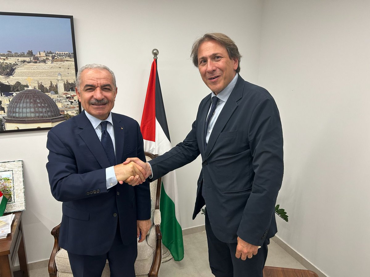 yansud13's tweet photo. @JeromeGuedj @omdimbeyachad Hey FDP tu fricote avec des gens qui on glorifié le 7 oct et mnt tu viens faire le mariole à Tél Aviv alors que tu n’as aucune légitimité à venir parler la bas ferme ta gueule tu es un traite un lâche  une vrai merde 🤮🤮🤮 https://t.co/feCvzAn5Bo