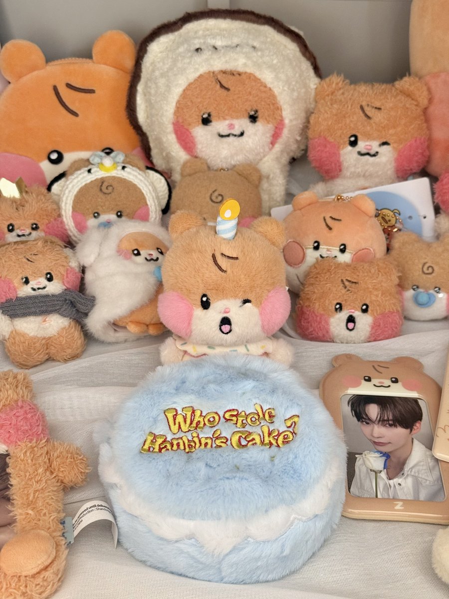 shbcute's tweet photo. 카페 메리
여자라면 비니니 군단 못 참고
성한빈 멘트 못 참고
성한빈 얼굴 못 참지
그래서
저도 못 참았어요 ..ෆ
#Lucky_code_613
#Happy_hanBin_Day https://t.co/F1jrTa88uB