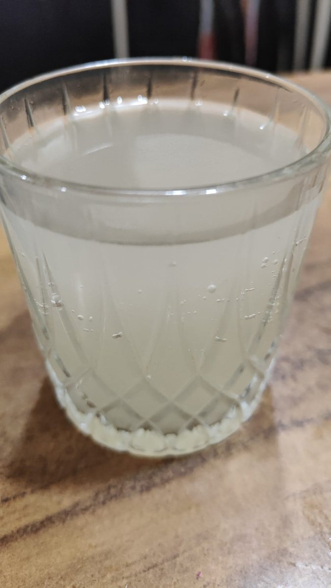 SANJOGWALTER's tweet photo. इतना साफ पानी आ रहा है और हम लोग की आदत नहीं रही इतना साफ पानी पीने की बहुत-बहुत धन्यवाद आपका.
वॉर्ड मशकगंज वजीरगंज मो. जवाहर नगर @LMC_Lucknow 
@jalkal_lko @NagarVikas_UP https://t.co/RnZaEKgiqz