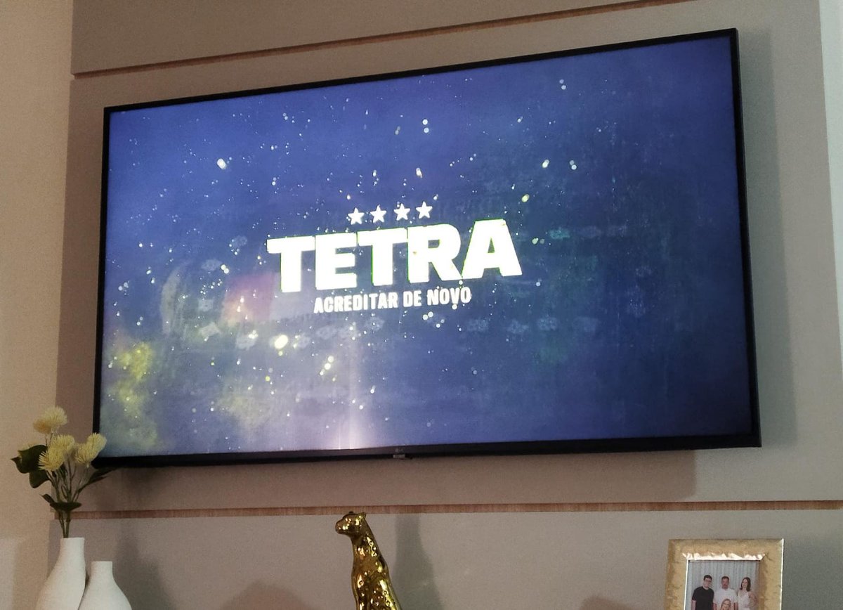 Denise_LC's tweet photo. Que documentário lindo da Netflix. Reviver a emoção do Tetra. Os jogadores atuais deveriam ver. https://t.co/JBxBg226nd