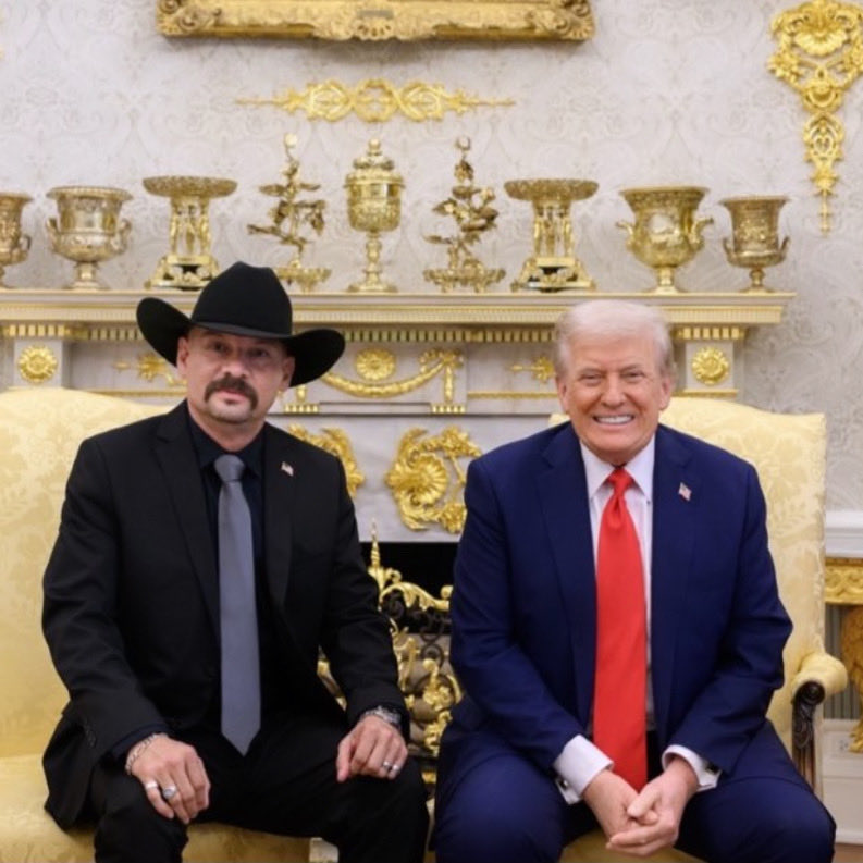 ArtDelCuetoAZ's tweet photo. Happy Birthday to the greatest President of my lifetime!! #GOAT #PRESIDENTTRUMP #HAPPYBIRTHDAY @realDonaldTrump https://t.co/Hm1rBPGF99