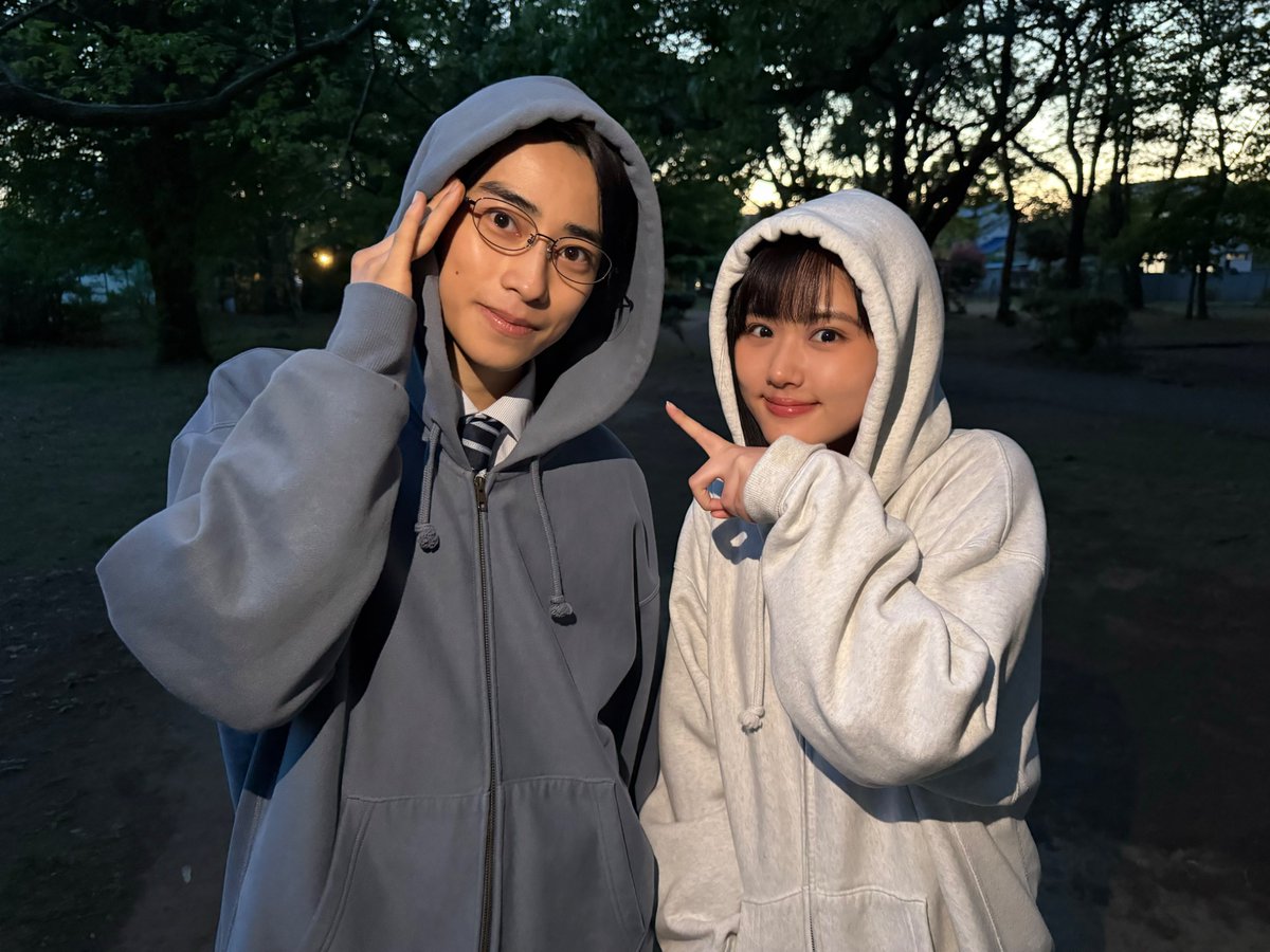 lunacy_TX's tweet photo. #ドラマるなしい 🕯

📸•─• 『 𝐎𝐟𝐟 𝐒𝐡𝐨𝐭 』•─•📸

るな・スバル2ショット
こんなver.も 👦🏻👓🤏🏻゛

るなに借りたメガネをかけて
弁護士みたい！と
2人で盛り上がっていました ꉂ😆

なんであいつじゃなきゃダメなんだよ＿
るなの答えとは💭
https://t.co/2klyZS4ov2

#原菜乃華 #本島純政 https://t.co/hJJZsvQMSI